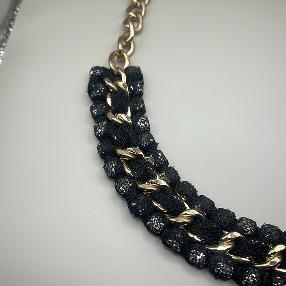 GOLD TONE CHOKER NECKLACE WITH BRAIDED BLACK SPARKLY CORDING - Picture 3 of 3